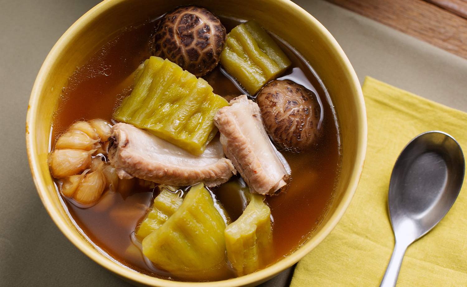 Bitter Melon Soup with Pork Ribs (ต้มมะระกระดูกหมู)
