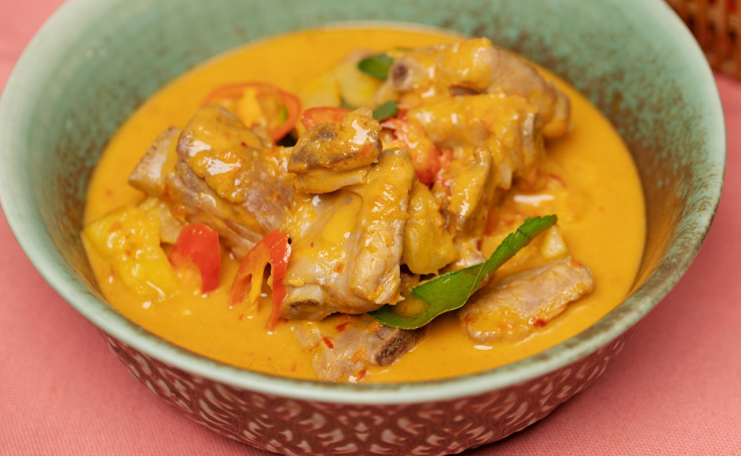 Pineapple and Pork Ribs Curry (แกงคั่วสับปะรดกระดูกหมู)