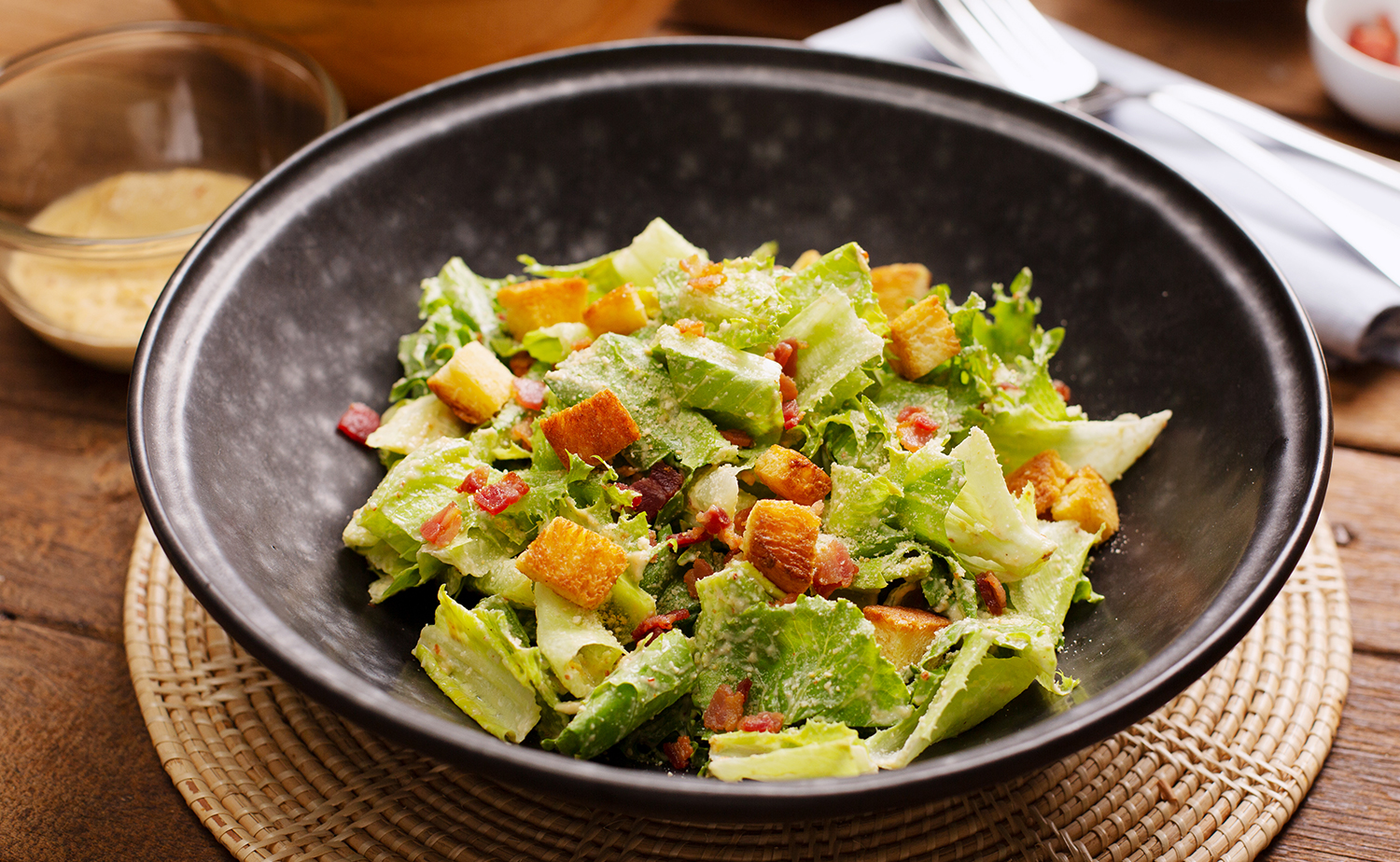 Spicy Cashew Salad (สลัดซีซาร์เม็ดมะม่วงหิมพานต์)