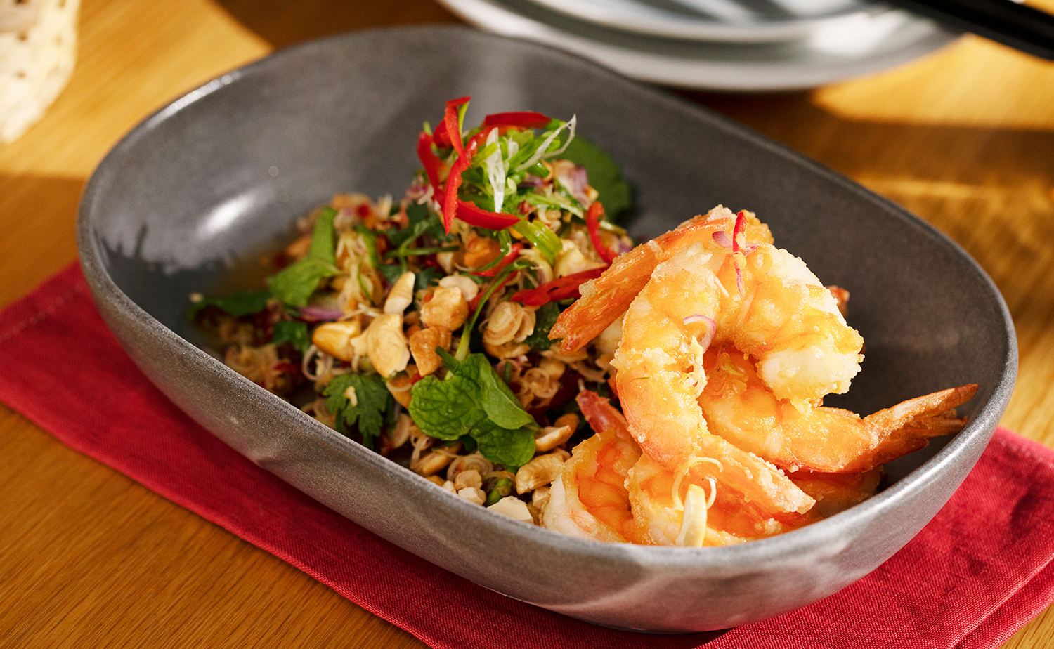 ยำตะไคร้กุ้งกรอบ Crispy Prawn with Lemongrass Salad