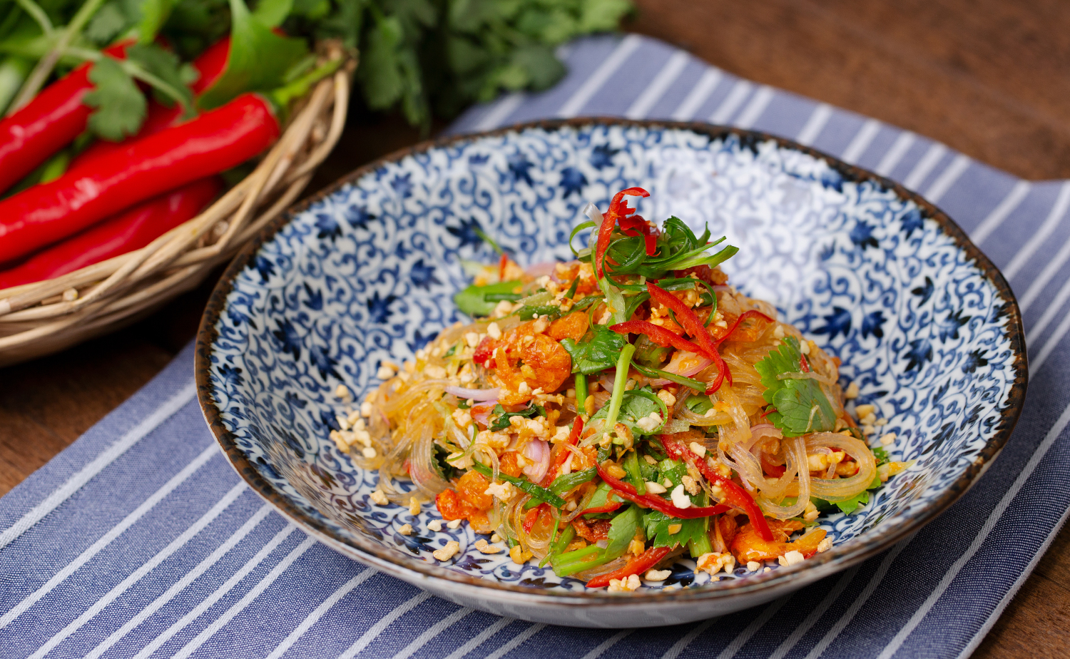 Mung Bean Vermicelli Salad with Chicken (ยำวุ้นเส้นไก่สับ)