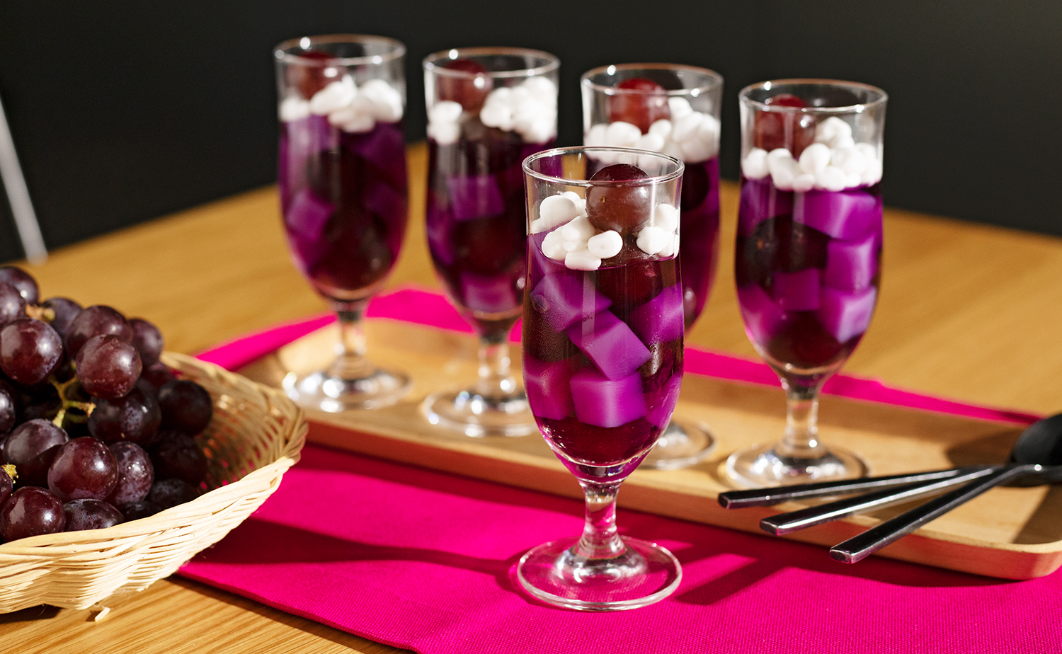 Grape Jelly with Coconut Gel and Coconut Caviar (เยลลี่วุ้นมะพร้าวองุ่นหน้าคาเวียร์กะทิสด)