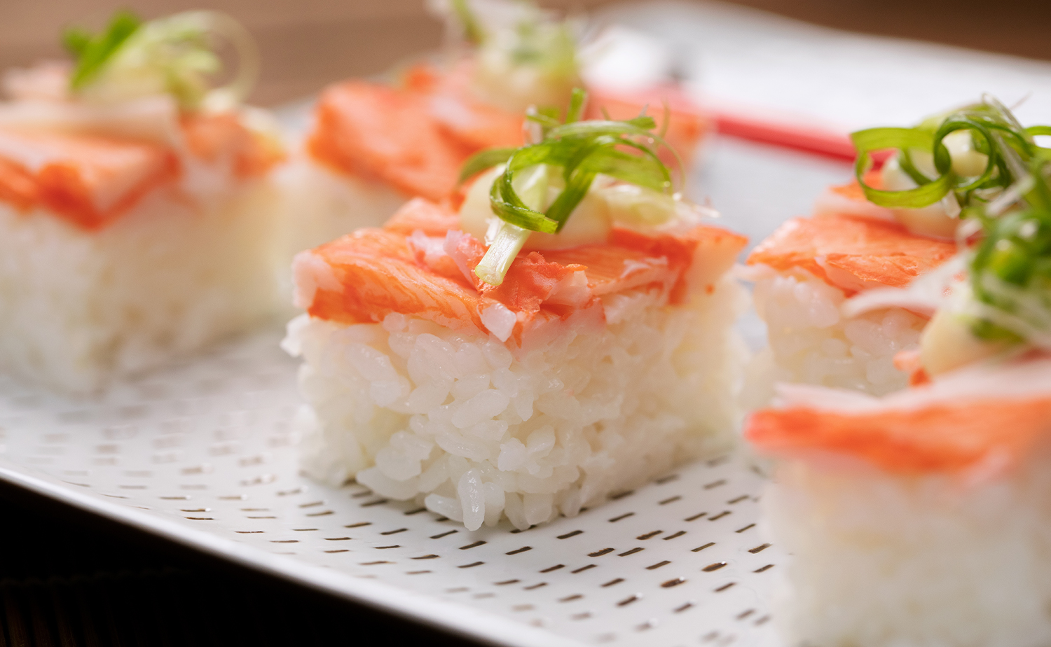 Crabstick Oshizushi (ซูชิกดหน้าปูอัด)