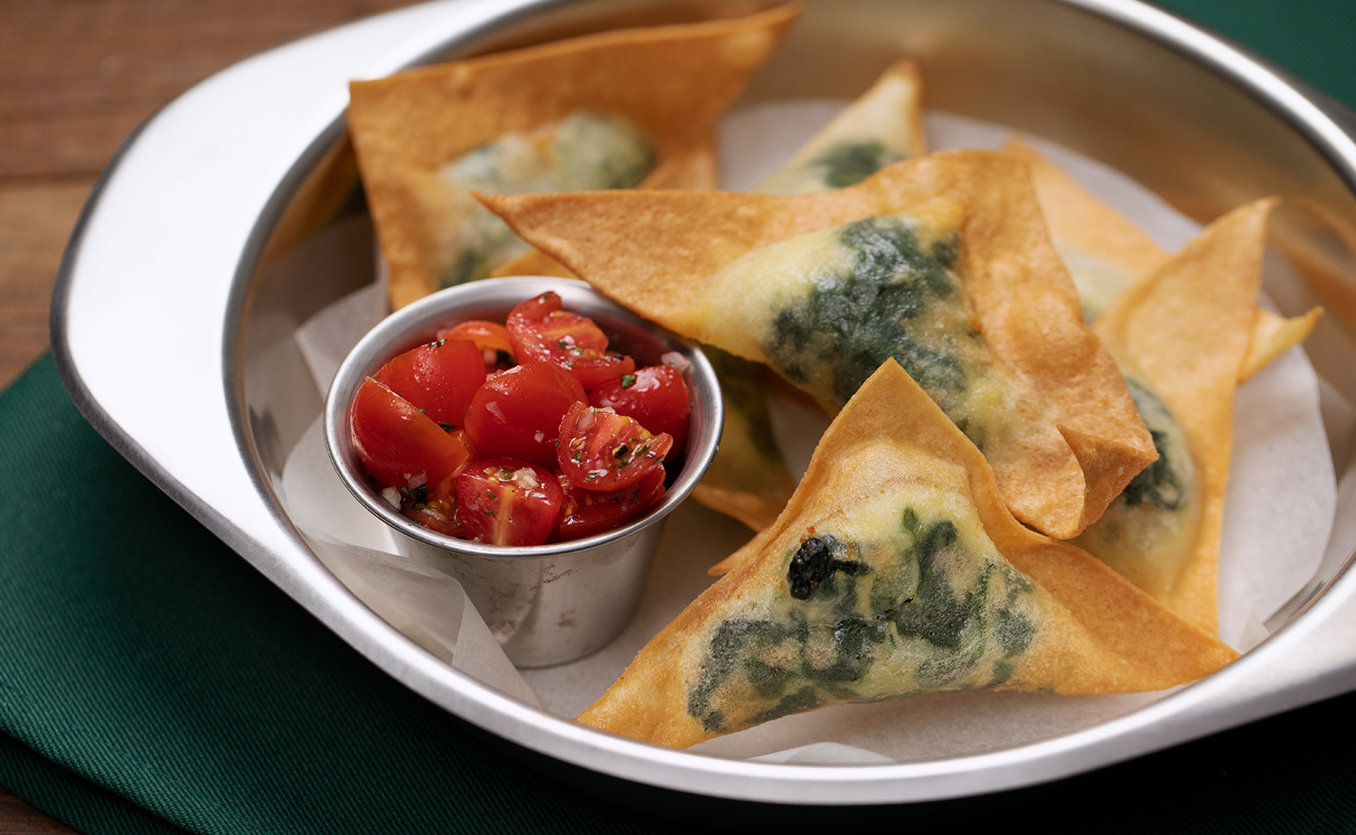 Spinach Wonton (เกี๊ยวผักโขม)