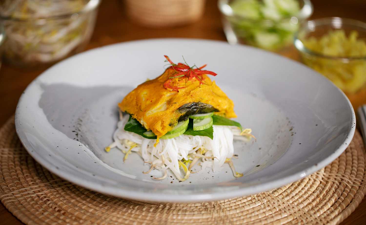 Steamed Fish Curry with Rice Vermicelli (ขนมจีนหน้าห่อหมก)