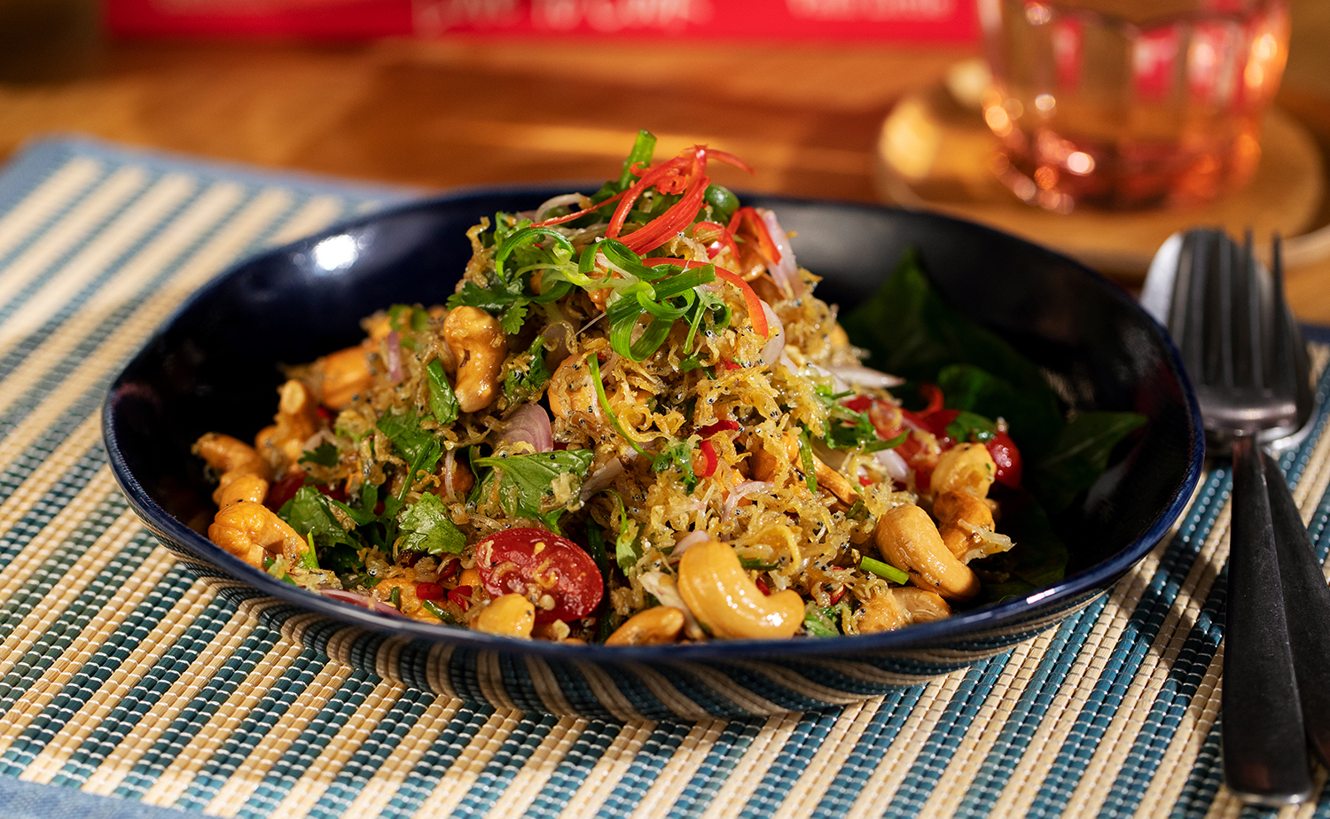 Crispy Anchovy and Cashew Nut Spicy Salad (ยำปลาข้าวสารเม็ดมะม่วงหิมพานต์)