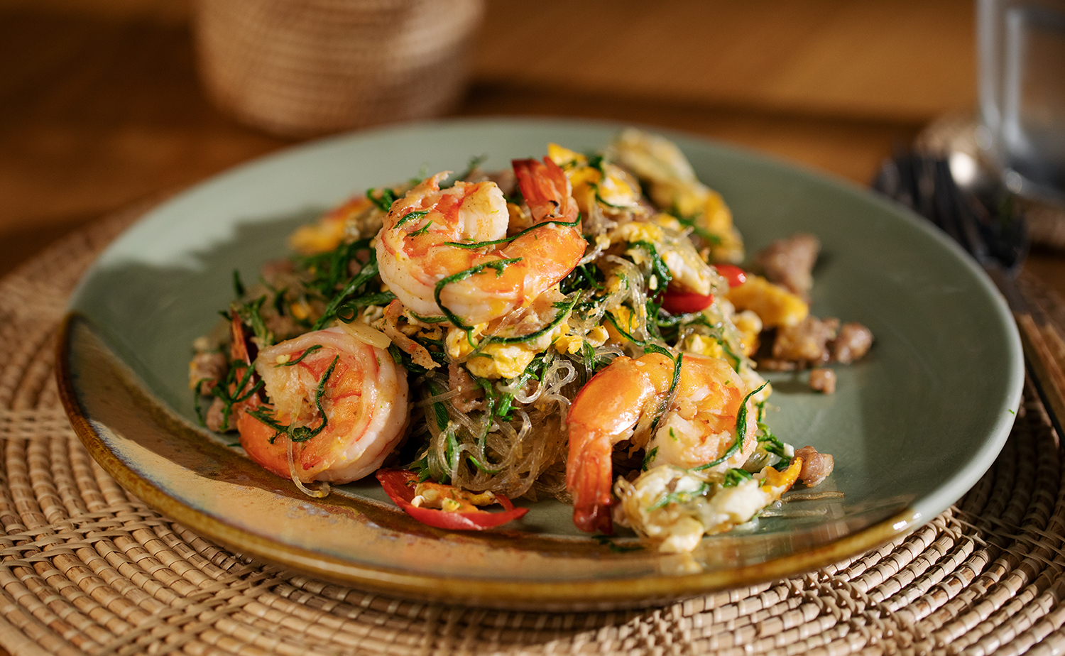 Stir-fried Vermicelli with Shrimp and Climbing Wattle (ผัดวุ้นเส้นชะอมกุ้ง)