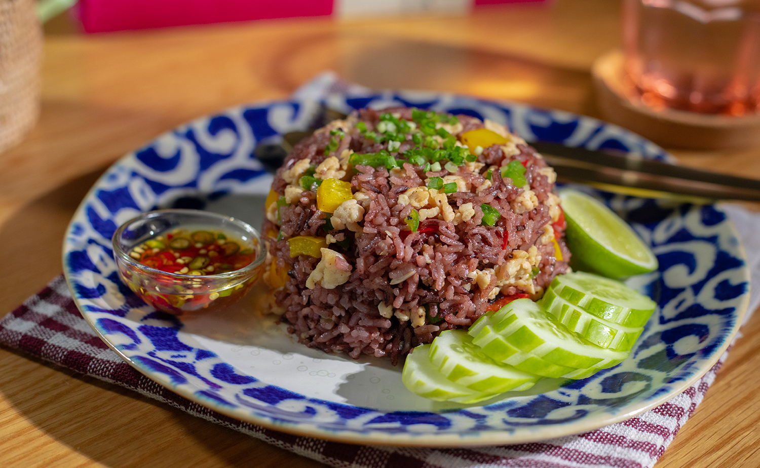 Black Pepper Chicken Fried Rice (ข้าวผัดไก่พริกไทยดำ)