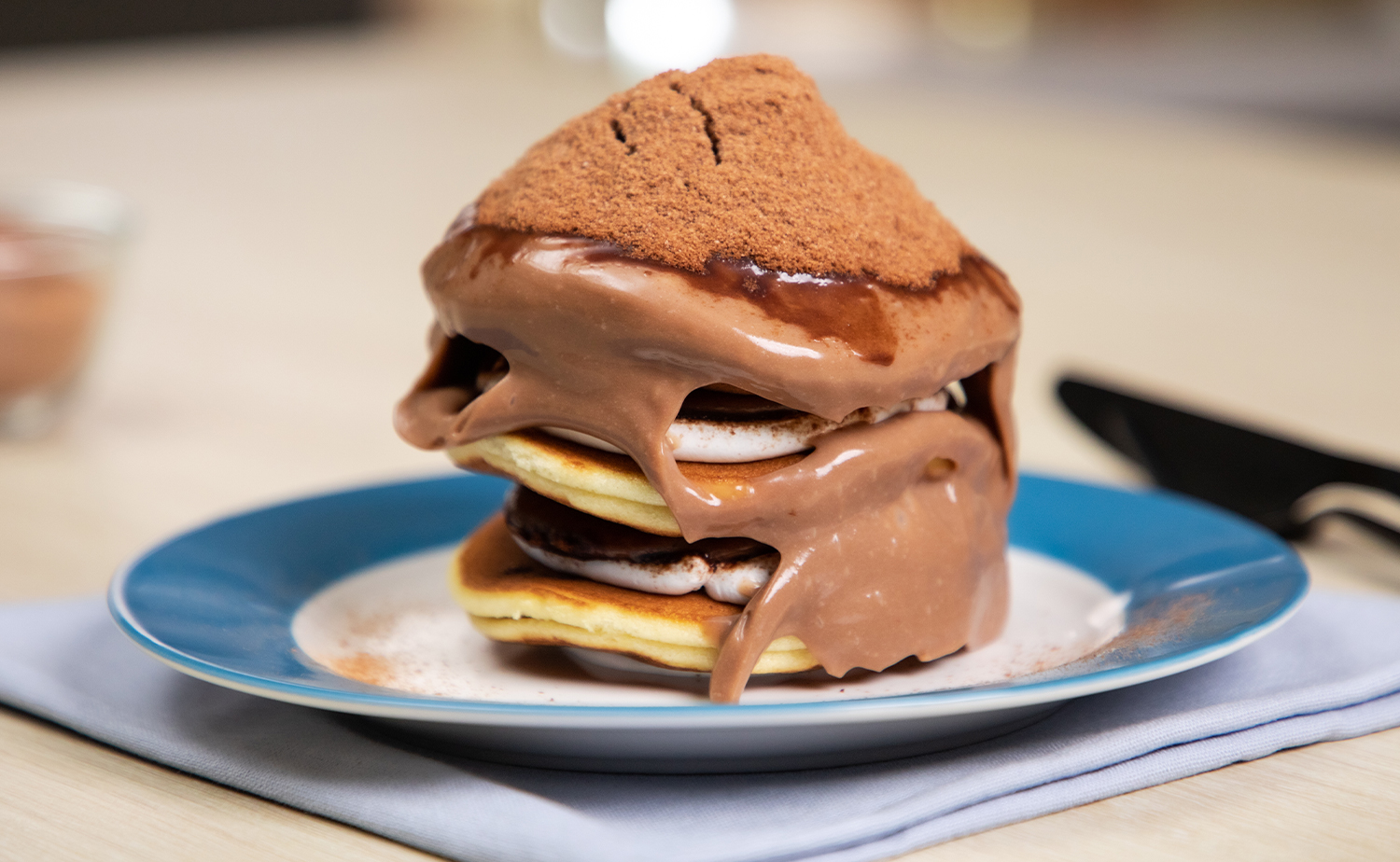 Volcano Ovaltine Dorayki (โดรายากิโอวัลตินภูเขาไฟ)