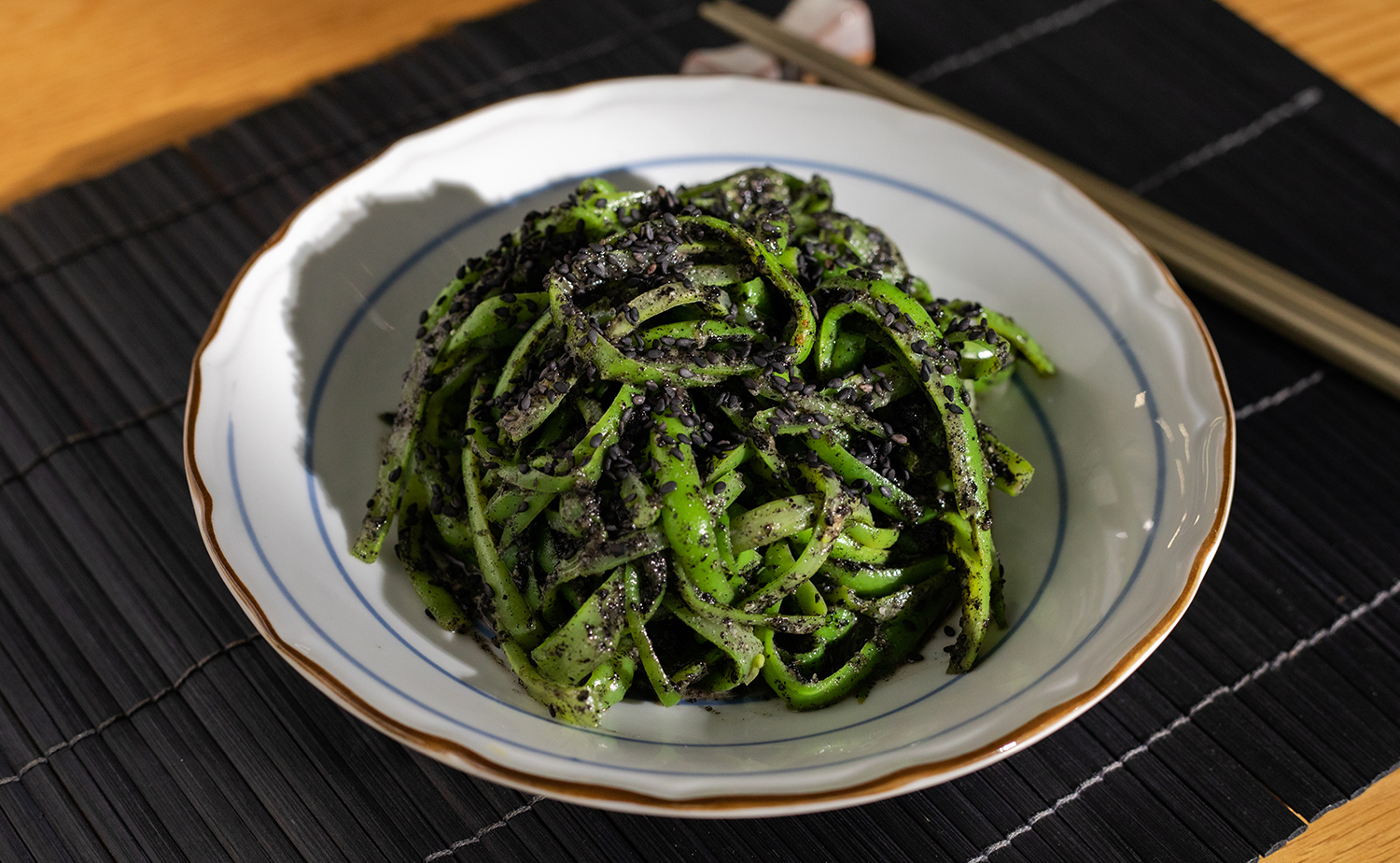 Green Beans with Black Sesame Sauce (ถั่วแขกซอสงาดำ)