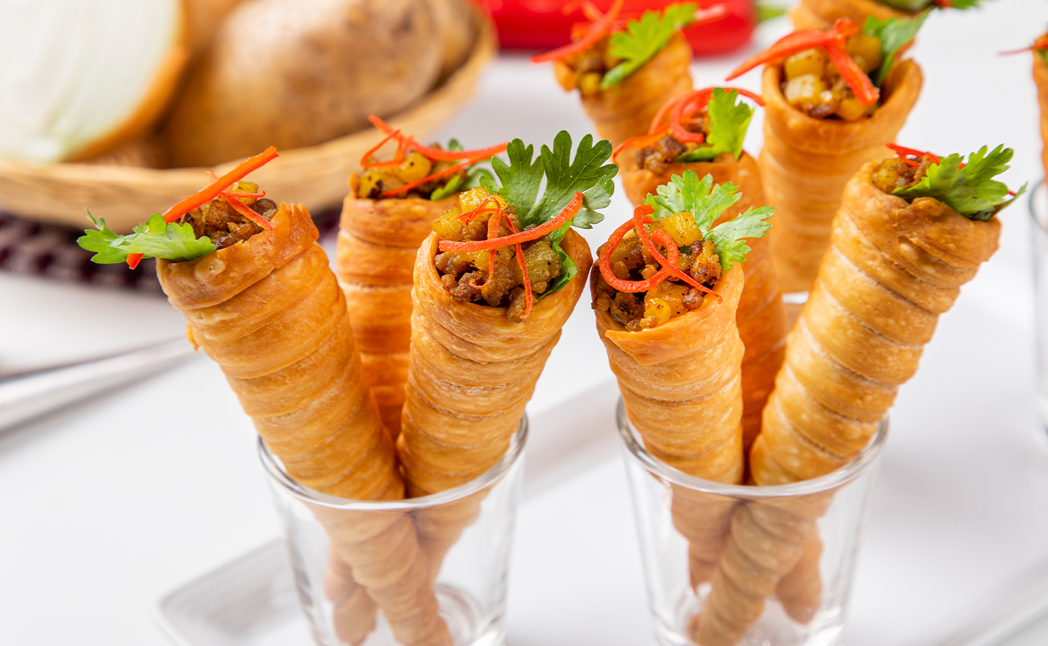Crispy curry cone (กรวยกะหรี่)