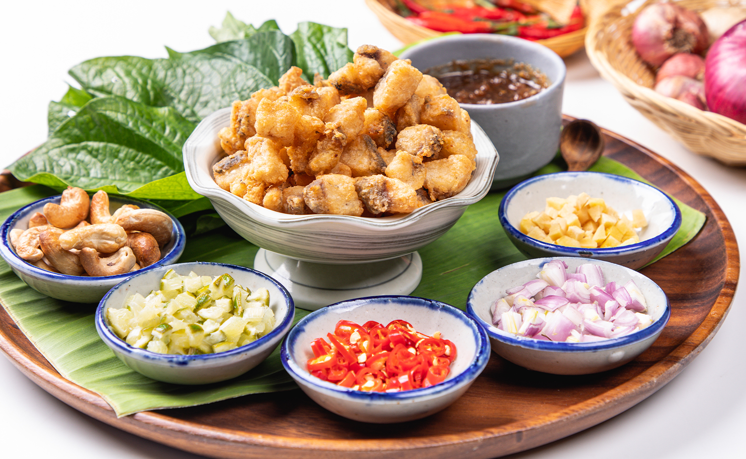 Crispy seabass wrap (เมี่ยงปลากะพงทอด)