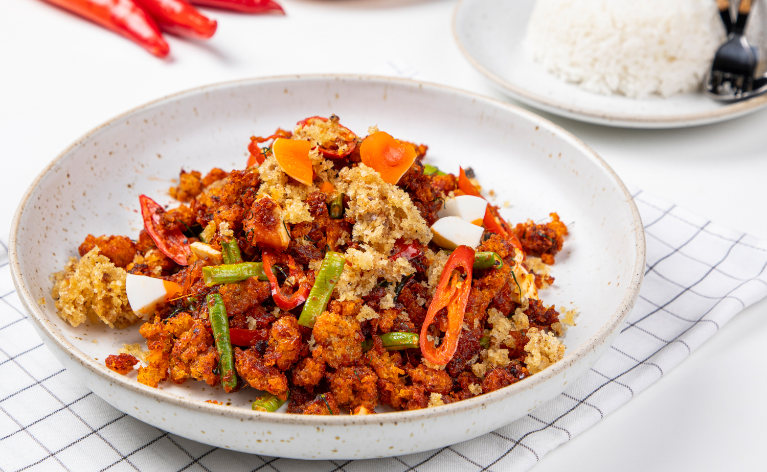 Stir Fried Crispy Fish with Curry Paste and Salted Eggs (ผัดพริกขิงปลาฟูไข่เค็ม)