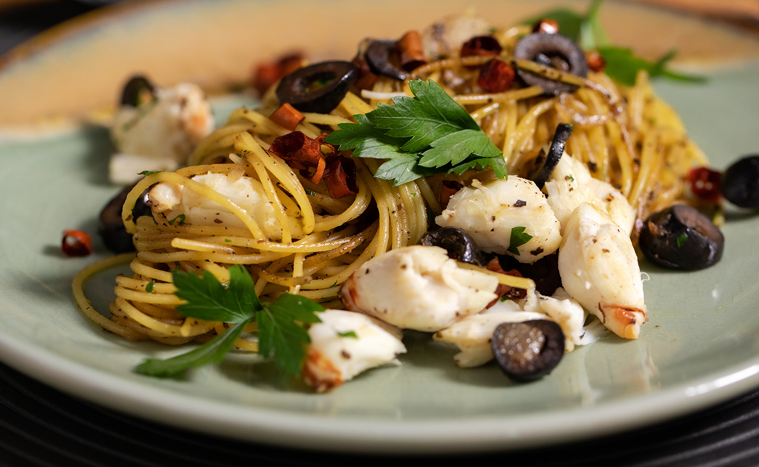 Garlic and Chili Crab Pasta (พาสต้าปูผัดพริกกระเทียม)