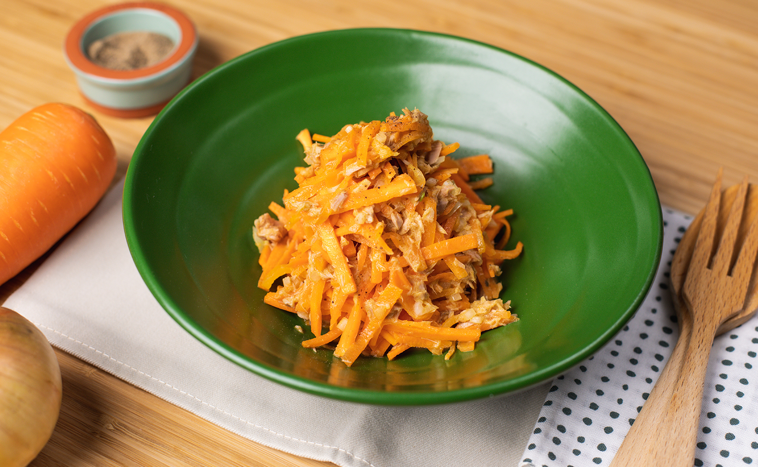 Warm Carrot and Tuna Salad (สลัดทูน่าแครอท)
