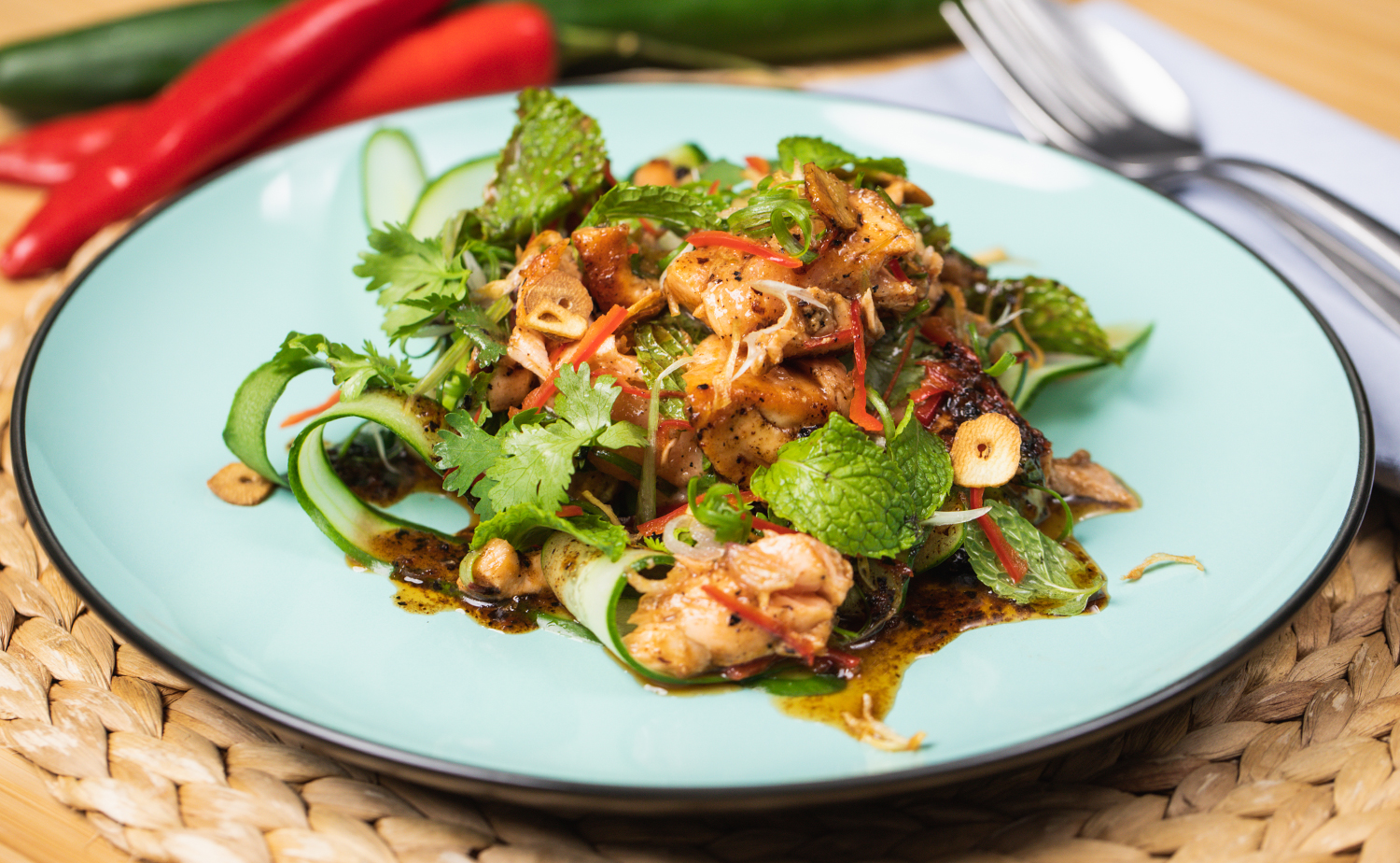 Seared salmon salad with chilli jam dressing (ยำพริกเผาแซลมอน)