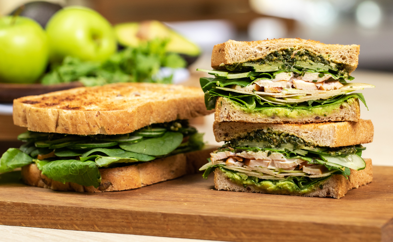 Avocado and Pesto Chicken Sandwiches (แซนวิชอโวคาโด้เพสโต้)