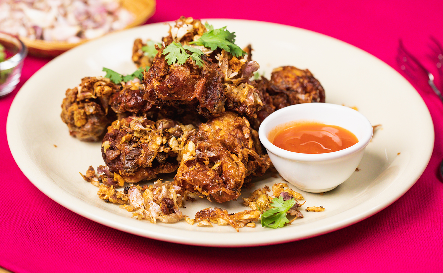 Crispy soft shell crab with black pepper (ปูนิ่มทอดพริกไทยดำ)