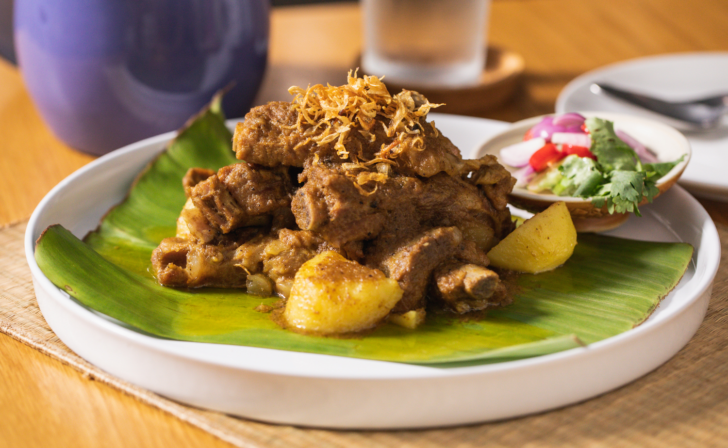 Braised Pork Ribs in Curry Sauce (แกงกะหรี่ซี่โครงหมูผัดแห้ง)