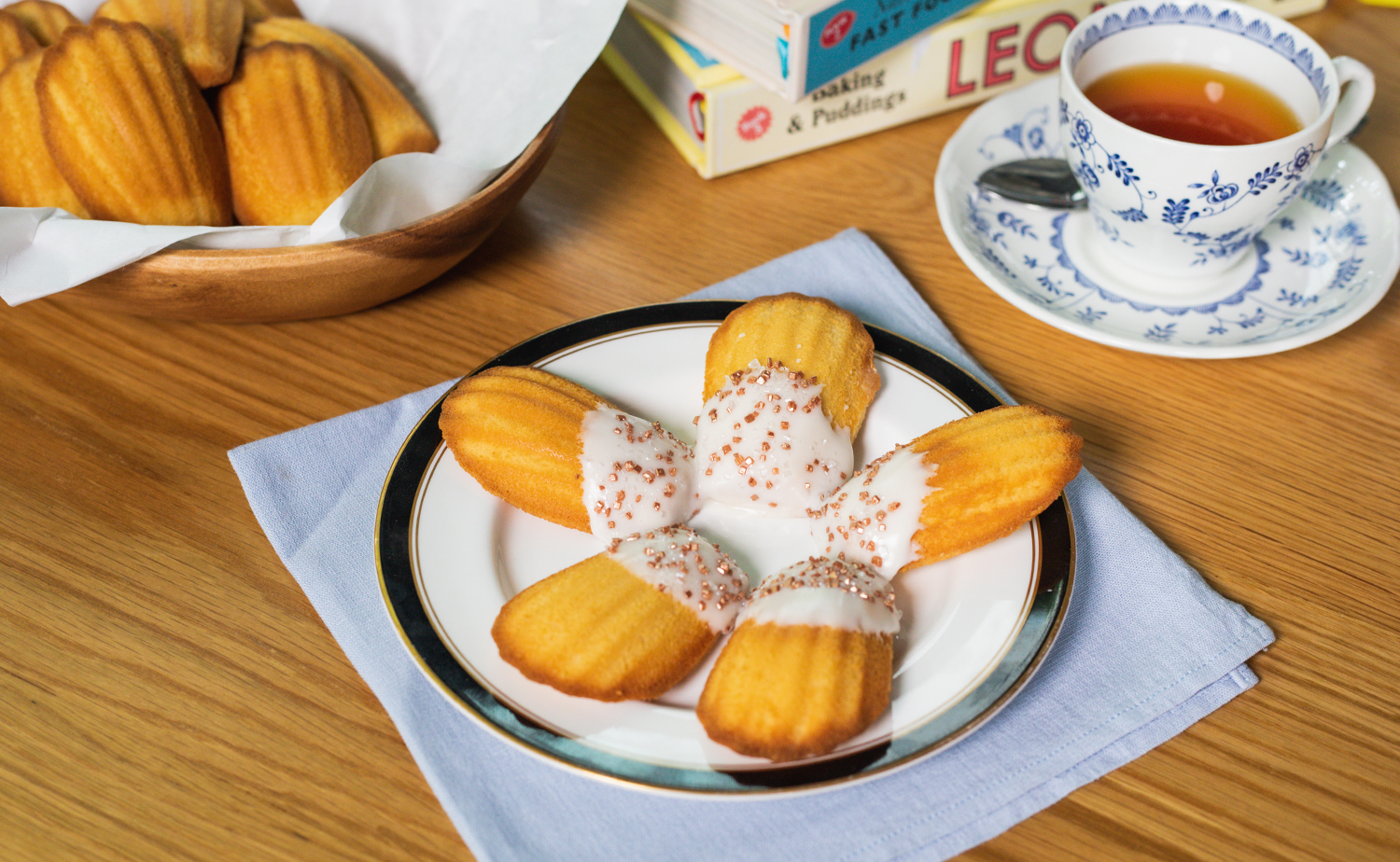Madeleine with Cream Cheese Icing (มาดแลนครีมชีส)