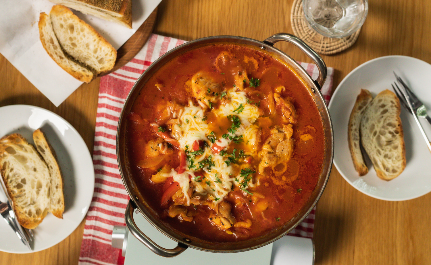 Braised Chicken in Spicy Tomato Sauce (ไก่ตุ๋นซอสอาร์แร็บเบียตา)