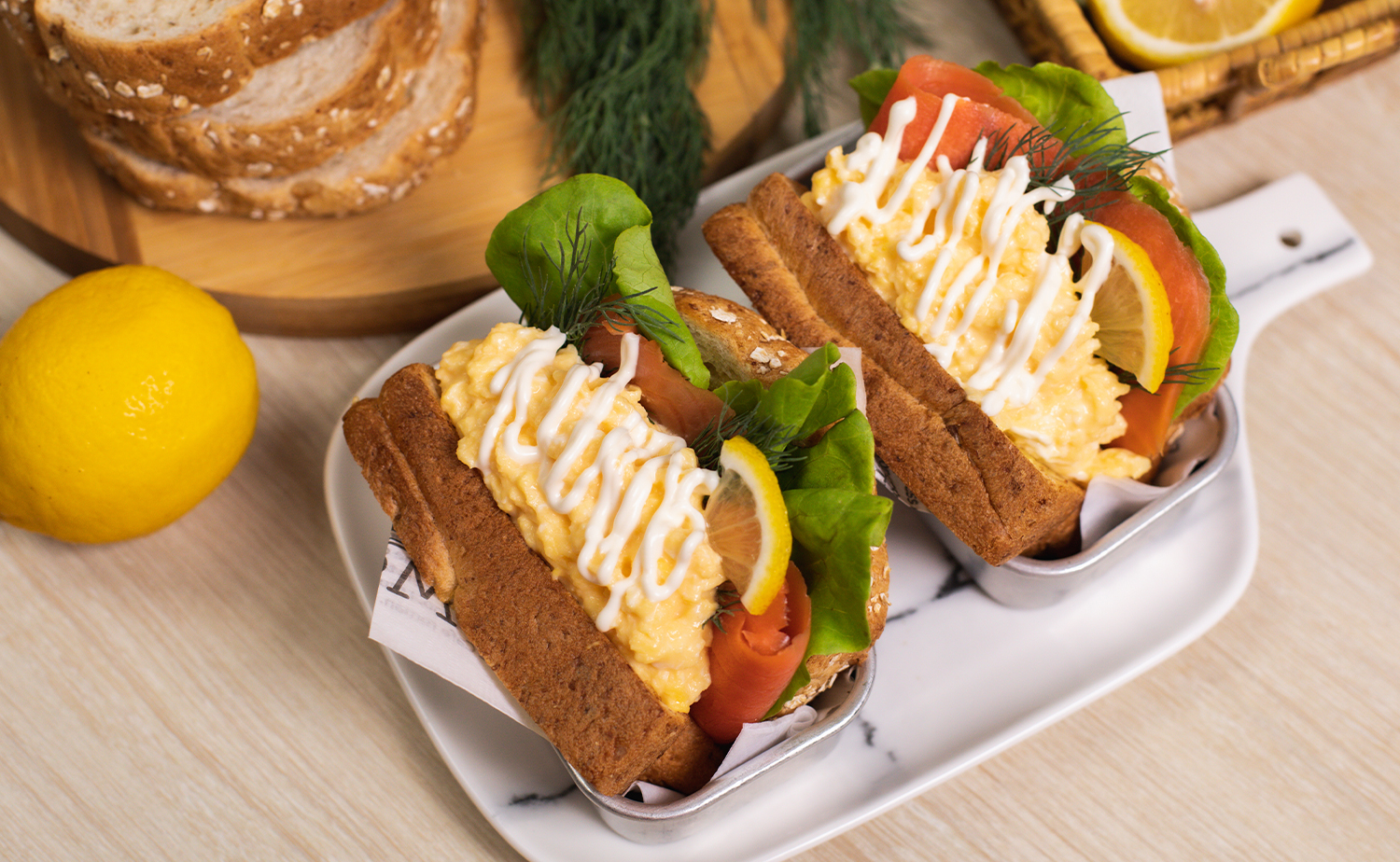 Salmon & Cream Cheese Egg Drop Sandwiches (แซนด์วิชไข่ข้นแซลมอนครีมชีส)