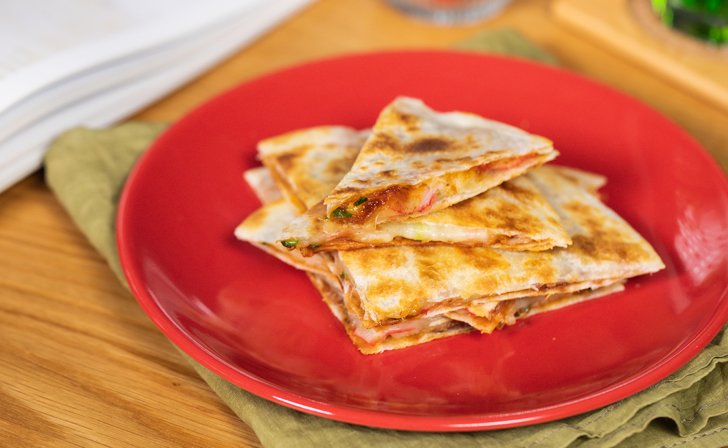 Chilli Crabstick Quesadilla (ชีสเคสดิญ่าปูอัดพริกเผา)