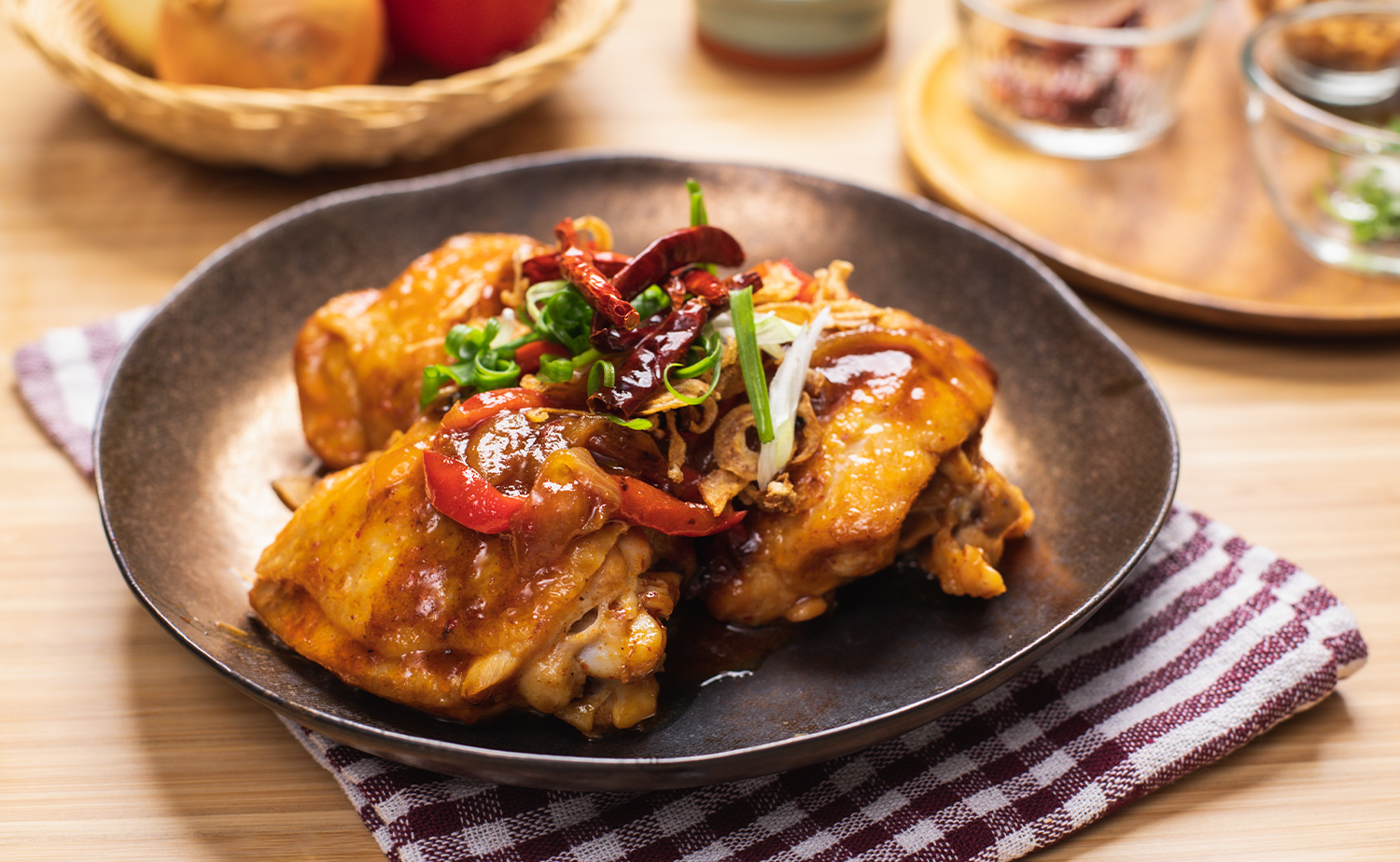 Braised Chilli Chicken (ไก่ซอสพริกเผา)