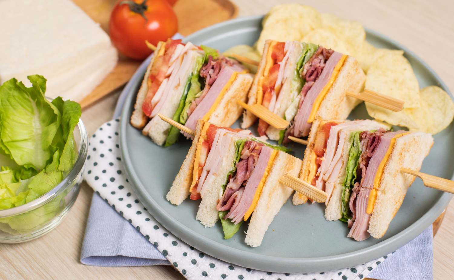 Clubhouse Sandwiches (คลับเฮ้าส์แซนด์วิช)