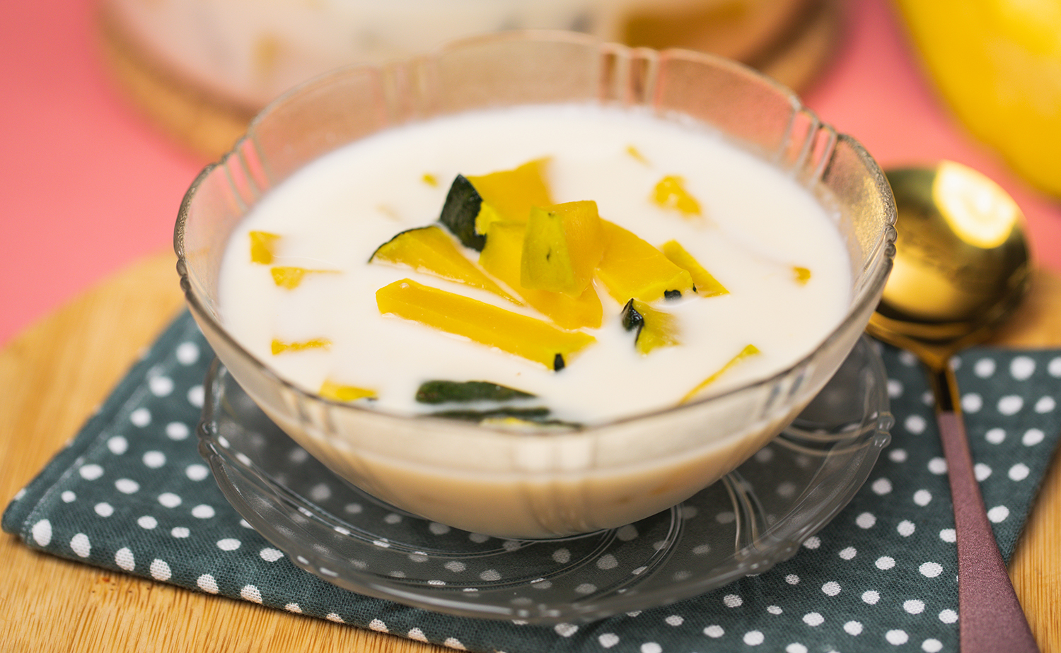 Poached Pumpkin in Coconut Milk (ฟักทองแกงบวด)