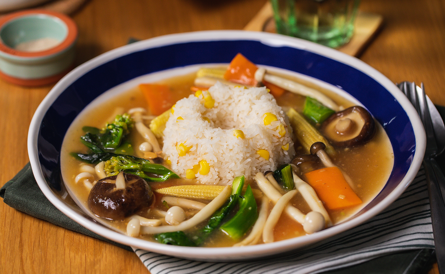 Stirfried Vegetables Gravy with Corn Rice (ข้าวราดหน้าผัดผักรวมมิตร)