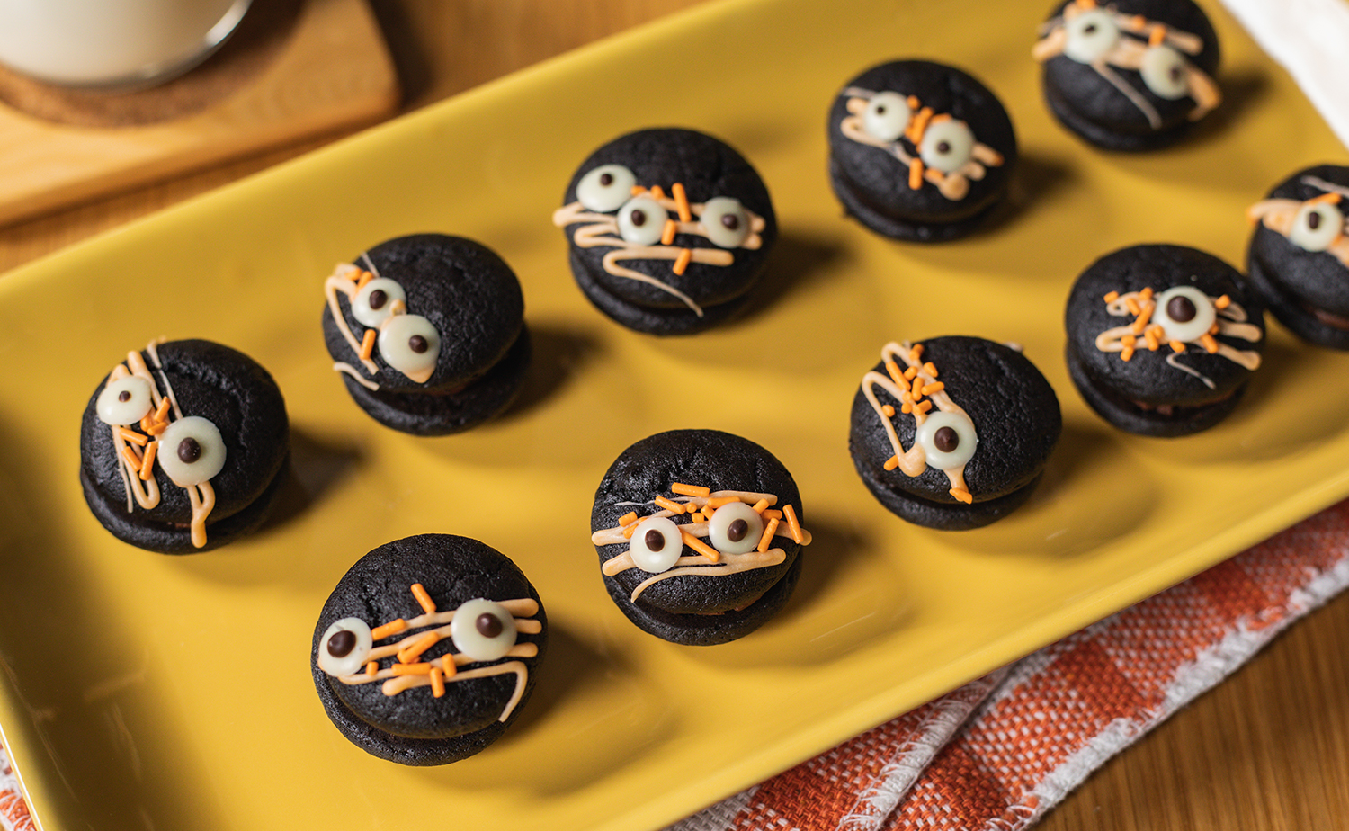 Mini Choco Whoopie Pie (มินิช็อกโกวูปปี้พาย)