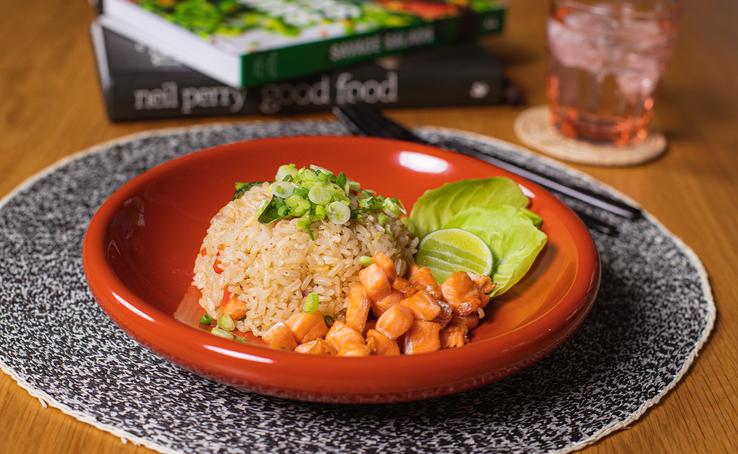 Fried Brown Rice with Salmon (ข้าวกล้องผัดแซลมอน)