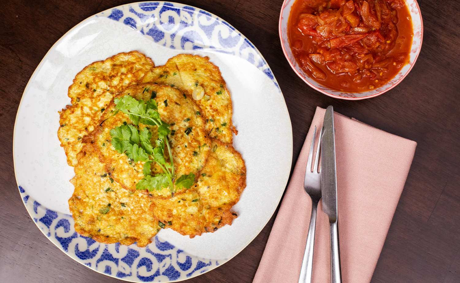 Tofu Omelettes with Soy-Tomato Sauce (ไข่เจียวเต้าหู้กับซอสมะเขือเทศผัด)