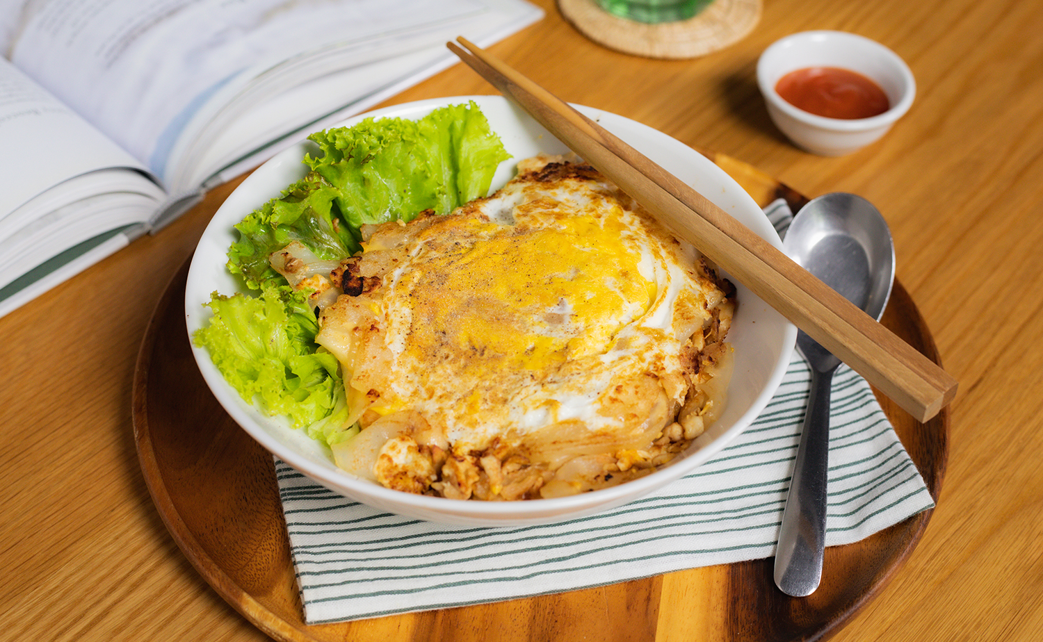 Stirfried Rice Noodles and Chicken (ก๋วยเตี๋ยวคั่วไก่)