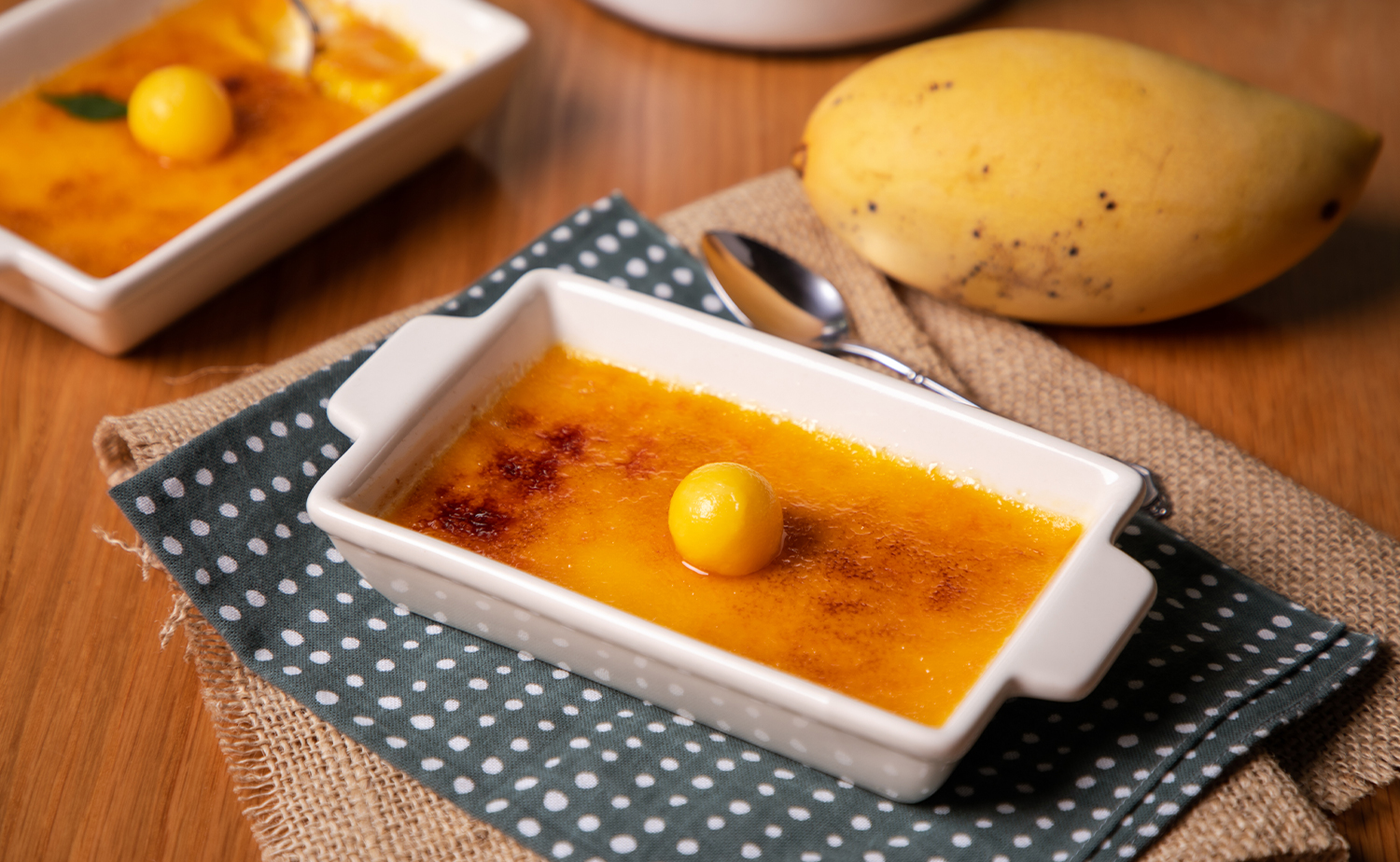 Mango Sticky Rice Creme Brulee (แครมบูเลข้าวเหนียวมะม่วง)