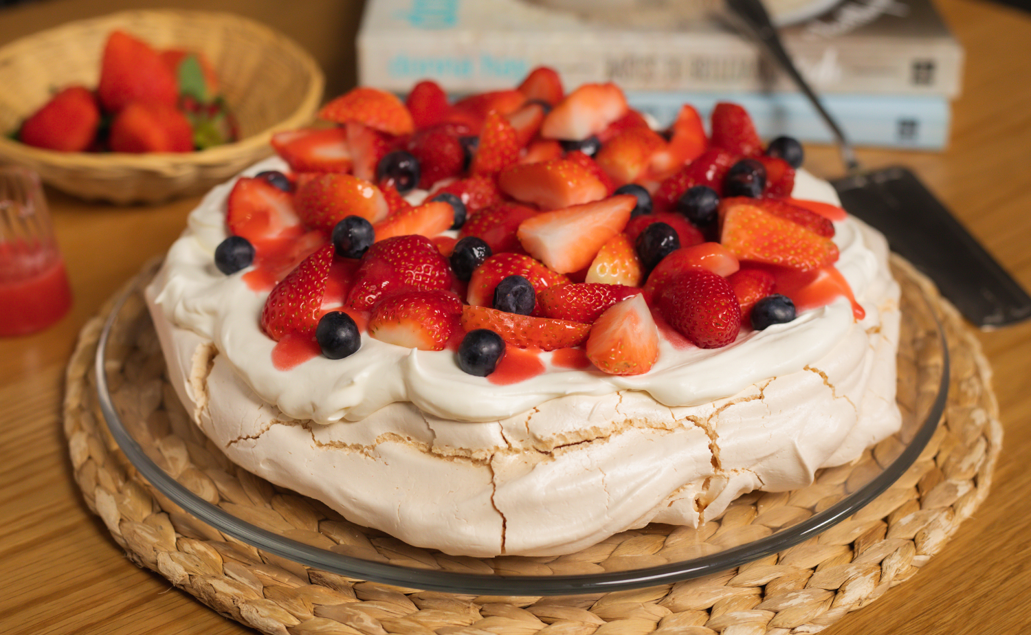 Berry Pavlova (เบอร์รีพัฟโลวา)