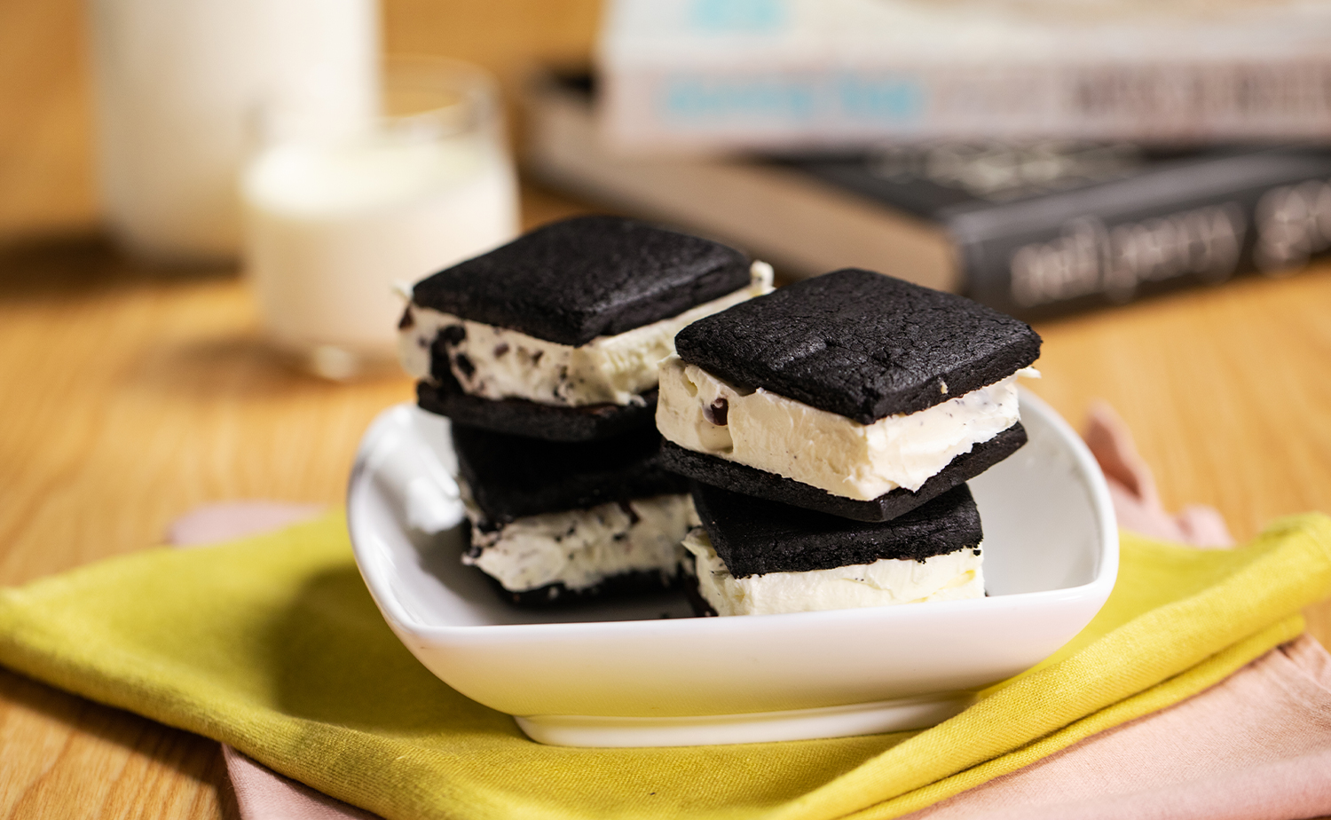 Cream Cheese Cookie Sandwiches (แซนด์วิชคุกกี้ครีมชีส)