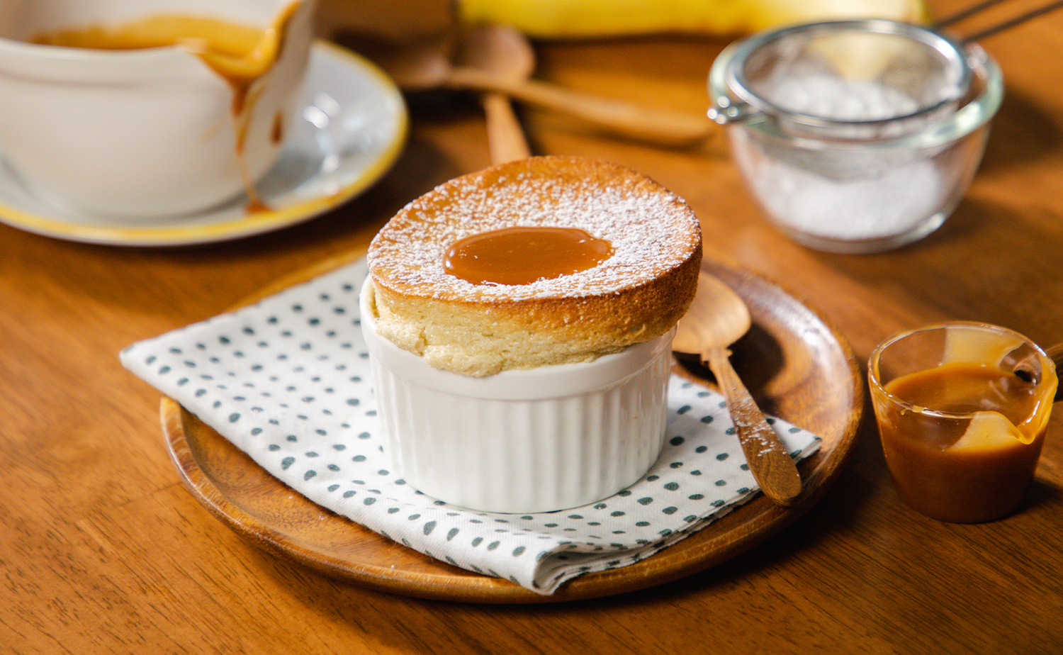 Roasted Banana Soufflés with Caramel Sauce (ซูเฟล่กล้วยปิ้งซอสคาราเมล)