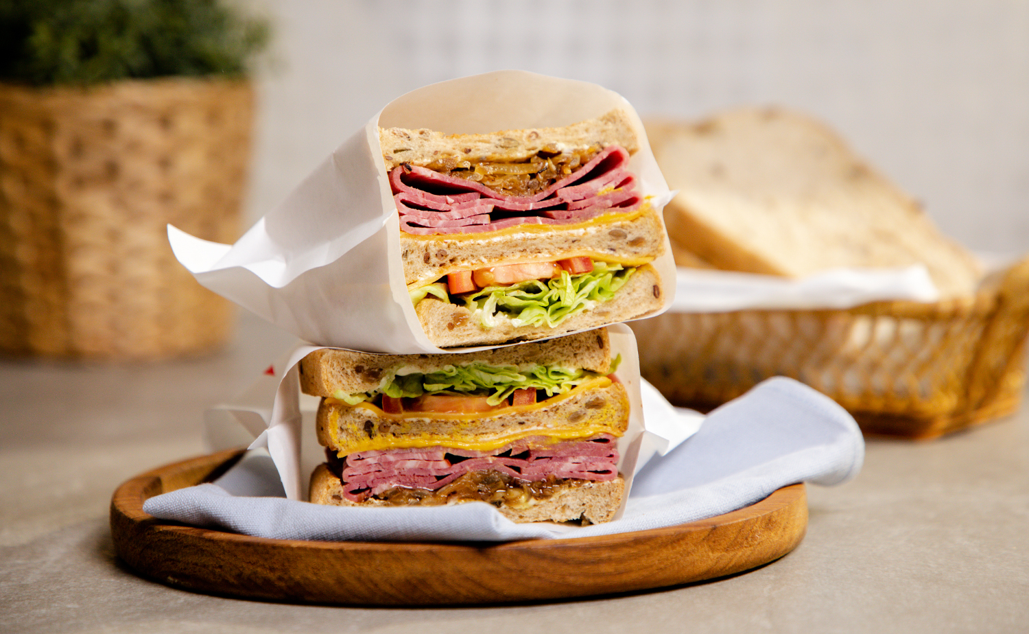 Roasted Beef Sandwiches (โรสท์บีฟแซนด์วิช)