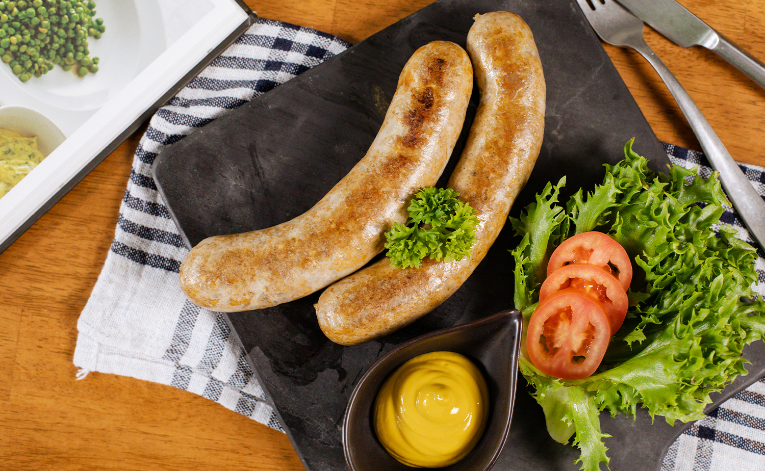 Herbal Chicken Sausage (ไส้กรอกไก่สมุนไพร)