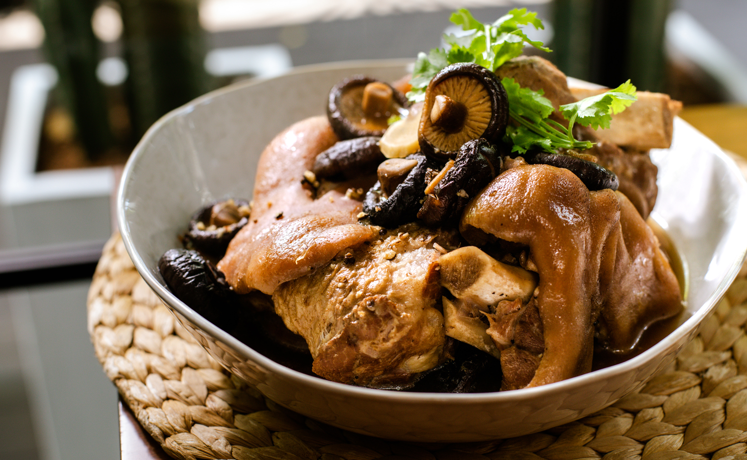 Braised Pork Knuckle with Black Pepper (ขาหมูตุ๋นพริกไทยดำ)
