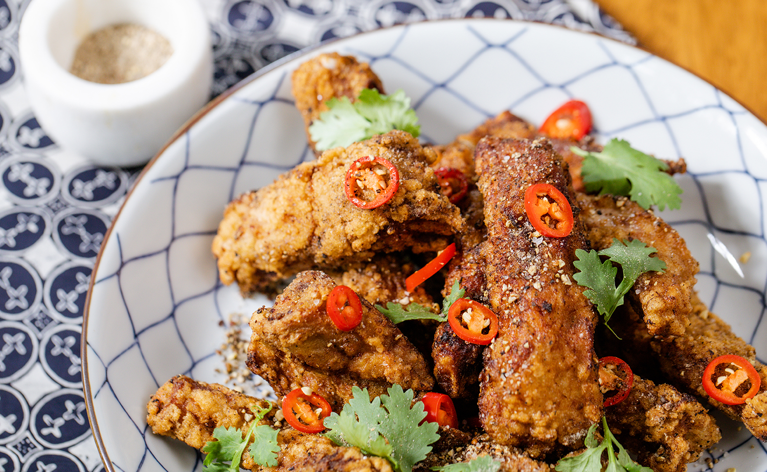 Salt and Pepper Pork Ribs (ซี่โครงหมูทอดพริกเกลือ)