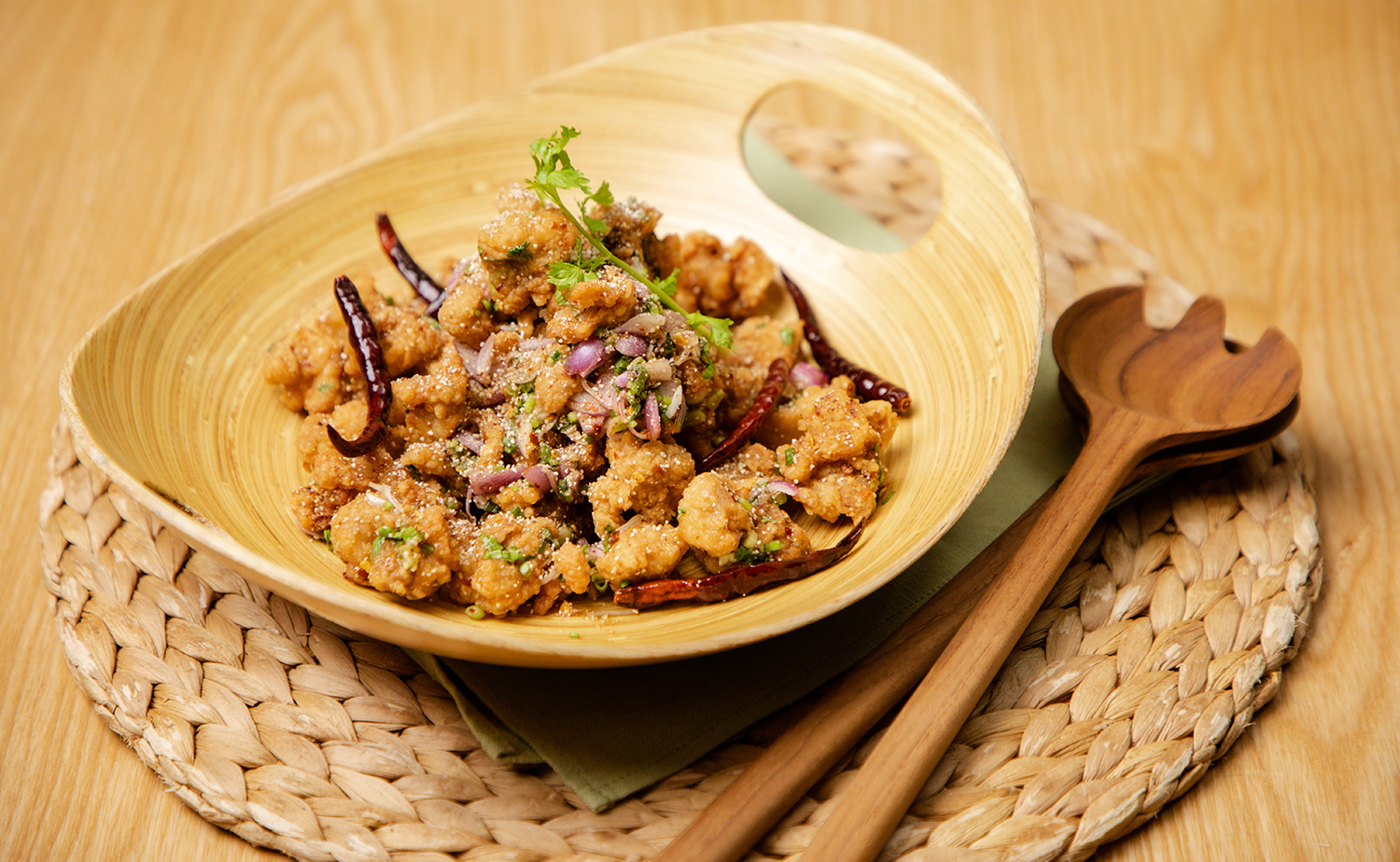 Spicy Fried Chicken Salad (ยำไก่แซ่บ)