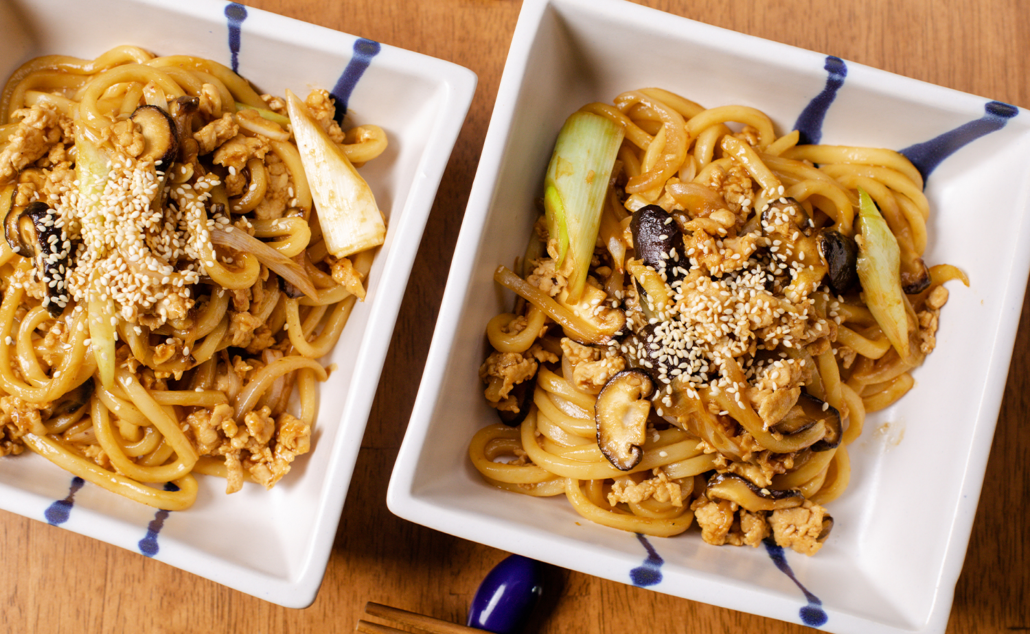 Stir-fried Udon with Minced Chicken (ผัดอูด้งไก่สับ)