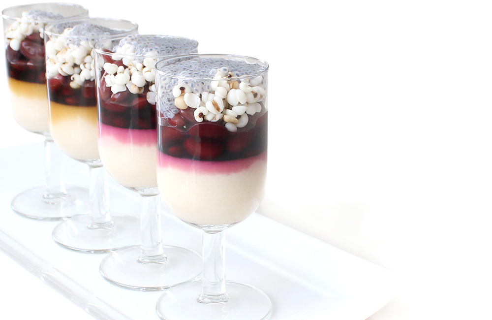 Soy Milk Jelly with Mixed Grains (เยลลี่น้ำนมถั่วเหลืองกับธัญพืช)