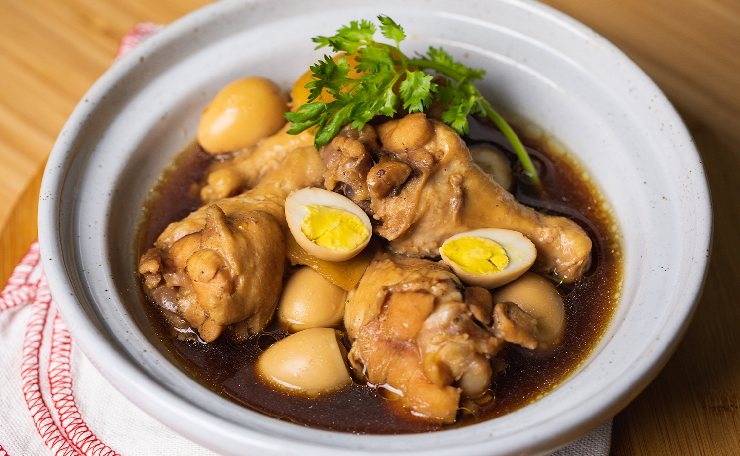 Braised Chicken in Ginger Broth (ปีกไก่ต้มขิง)