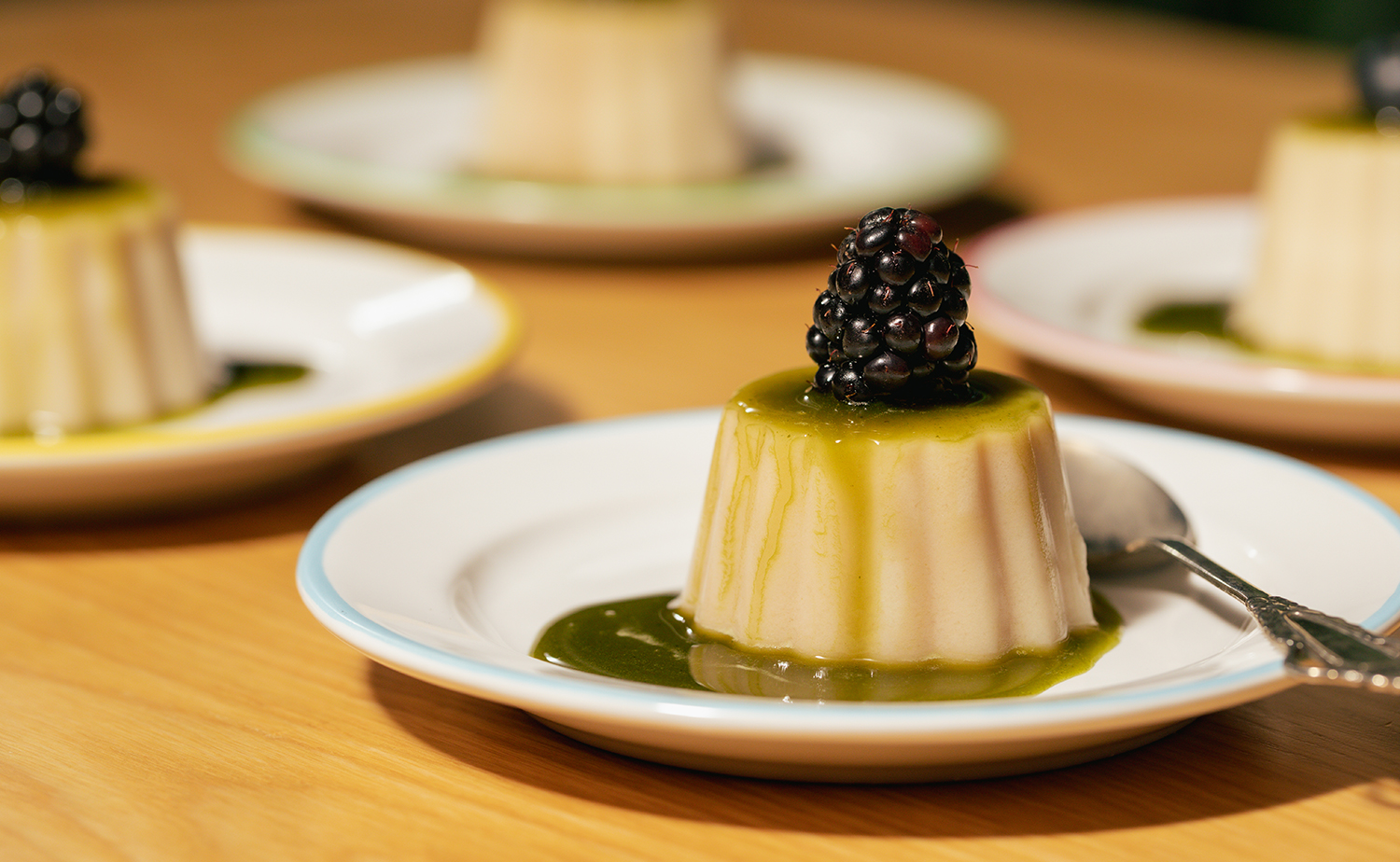 Soy Pudding with Matcha Sauce (พุดดิ้งนมถั่วเหลืองซอสมัทฉะ)