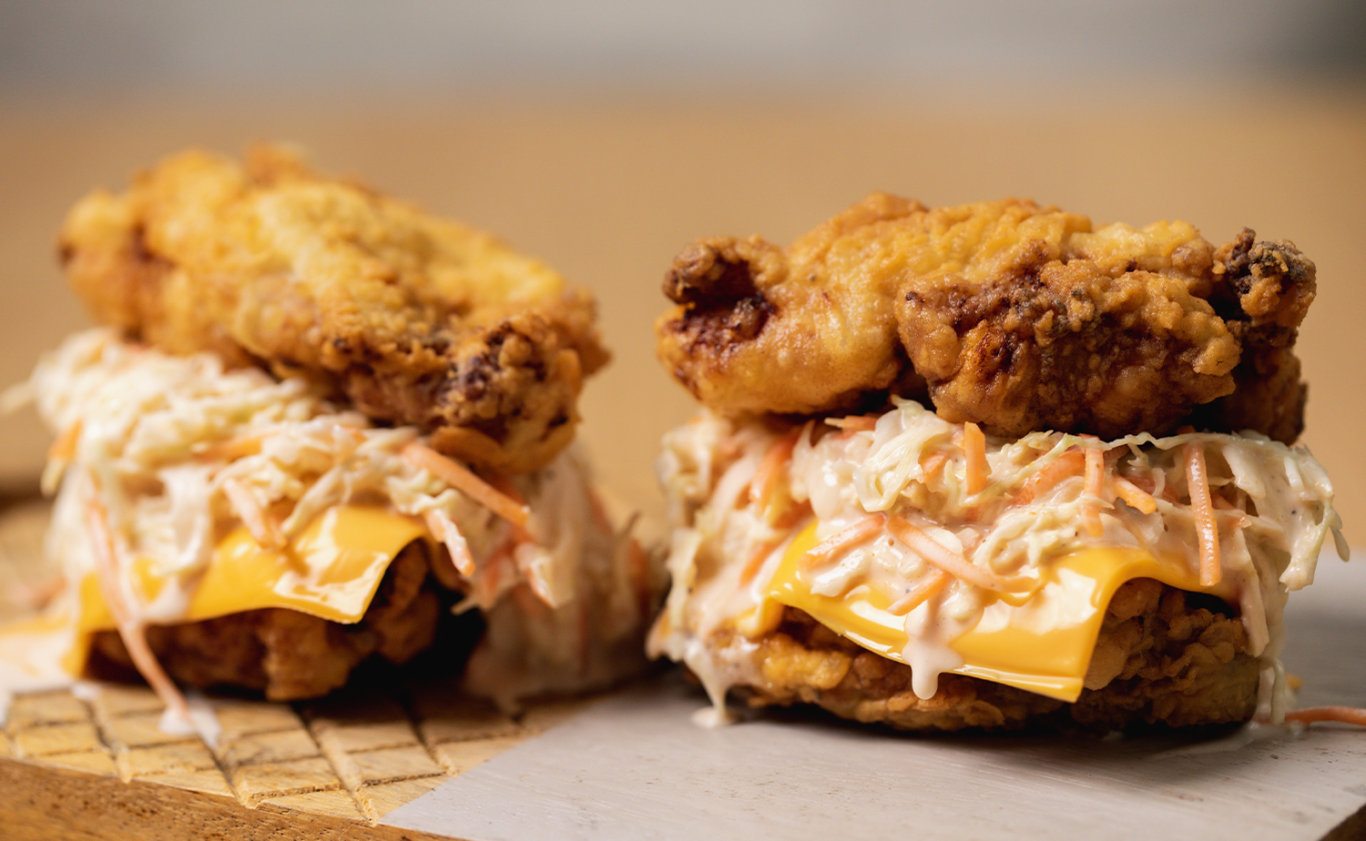 Bunless Chicken Burger (เบอร์เกอร์ไก่ทอดโนปัง)