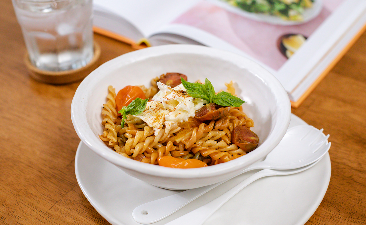 Spicy Warm Caprese Pasta (สไปซีคาเปร์เซ่พาสต้า)